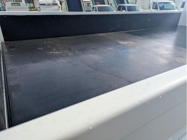 キャンター ロング　積載４．６５ｔ　荷台内寸　長さ：４３５ｃｍ　幅：２０９ｃｍ　高さ：３８ｃｍ　キーレスリモコン　バックカメラ　ＥＴＣ　パワーステアリング　パワーウインドウ　セイコーラック　助手席側電動格納ミラー（18枚目）