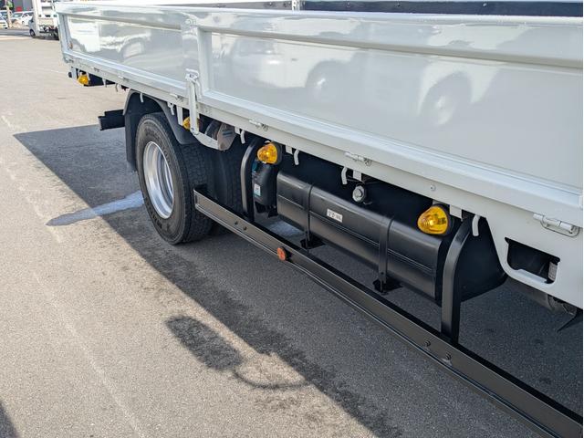 キャンター ロング　積載４．６５ｔ　荷台内寸　長さ：４３５ｃｍ　幅：２０９ｃｍ　高さ：３８ｃｍ　キーレスリモコン　バックカメラ　ＥＴＣ　パワーステアリング　パワーウインドウ　セイコーラック　助手席側電動格納ミラー（25枚目）