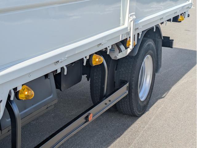 キャンター ロング　積載４．６５ｔ　荷台内寸　長さ：４３５ｃｍ　幅：２０９ｃｍ　高さ：３８ｃｍ　キーレスリモコン　バックカメラ　ＥＴＣ　パワーステアリング　パワーウインドウ　セイコーラック　助手席側電動格納ミラー（26枚目）