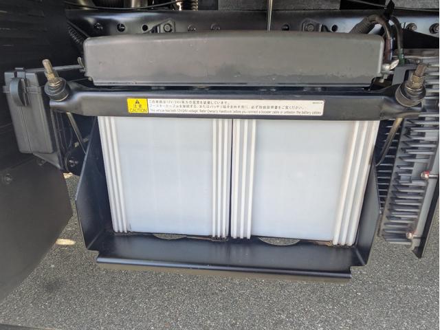 キャンター ロング　積載４．６５ｔ　荷台内寸　長さ：４３５ｃｍ　幅：２０９ｃｍ　高さ：３８ｃｍ　キーレスリモコン　バックカメラ　ＥＴＣ　パワーステアリング　パワーウインドウ　セイコーラック　助手席側電動格納ミラー（35枚目）