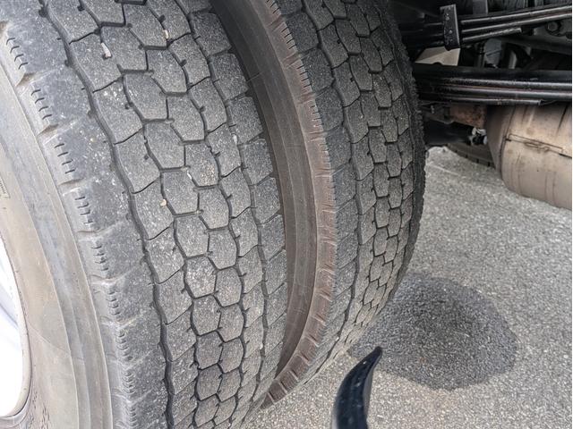 キャンター ロング　積載４．６５ｔ　荷台内寸　長さ：４３５ｃｍ　幅：２０９ｃｍ　高さ：３８ｃｍ　キーレスリモコン　バックカメラ　ＥＴＣ　パワーステアリング　パワーウインドウ　セイコーラック　助手席側電動格納ミラー（42枚目）