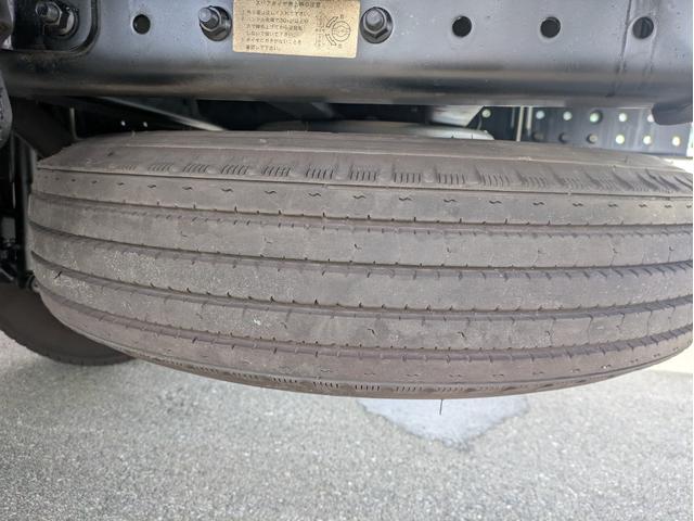 キャンター ロング　積載４．６５ｔ　荷台内寸　長さ：４３５ｃｍ　幅：２０９ｃｍ　高さ：３８ｃｍ　キーレスリモコン　バックカメラ　ＥＴＣ　パワーステアリング　パワーウインドウ　セイコーラック　助手席側電動格納ミラー（44枚目）