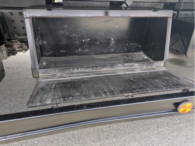 キャンター ロング　積載４．６５ｔ　荷台内寸　長さ：４３５ｃｍ　幅：２０９ｃｍ　高さ：３８ｃｍ　キーレスリモコン　バックカメラ　ＥＴＣ　パワーステアリング　パワーウインドウ　セイコーラック　助手席側電動格納ミラー（45枚目）