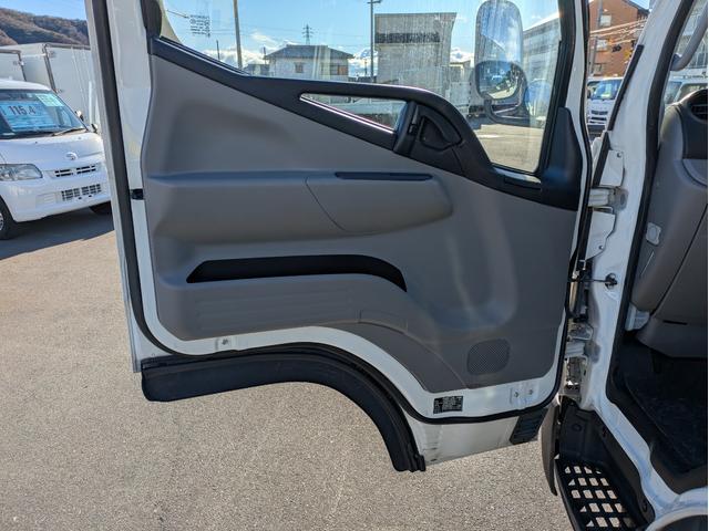 キャンター ロング　積載４．６５ｔ　荷台内寸　長さ：４３５ｃｍ　幅：２０９ｃｍ　高さ：３８ｃｍ　キーレスリモコン　バックカメラ　ＥＴＣ　パワーステアリング　パワーウインドウ　セイコーラック　助手席側電動格納ミラー（66枚目）