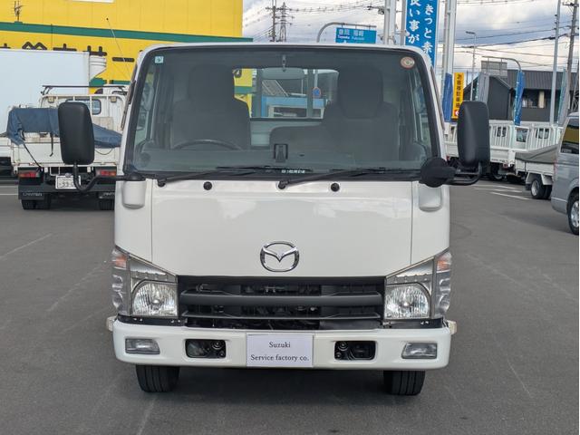 タイタントラック ワイドロー　積載１．４５ｔ　垂直パワーゲート　ＡＴ　車両総重量：３．９７５ｋｇ　荷台内寸　長さ：２８８ｃｍ　幅：１６０ｃｍ　高さ：３８ｃｍ　助手席側電動格納ミラー　助手席エアバッグ　パワーウインドウ　パワステ（4枚目）