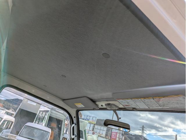 タイタントラック ワイドロー　積載１．４５ｔ　垂直パワーゲート　ＡＴ　車両総重量：３．９７５ｋｇ　荷台内寸　長さ：２８８ｃｍ　幅：１６０ｃｍ　高さ：３８ｃｍ　助手席側電動格納ミラー　助手席エアバッグ　パワーウインドウ　パワステ（50枚目）