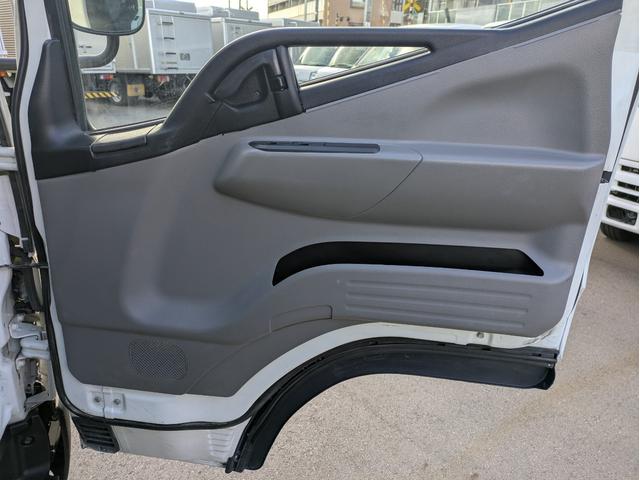 キャンター 　積載３．５ｔ　５ＭＴ　荷台内寸　長さ：５００ｃｍ　幅：２０９ｃ　高さ：３８ｃｍ　車両総重量：６，９２５ｋｇ　ＥＴＣ　セイコーラック　パワーウインドウ　パワーステアリング　助手席側電動格納ミラー（48枚目）