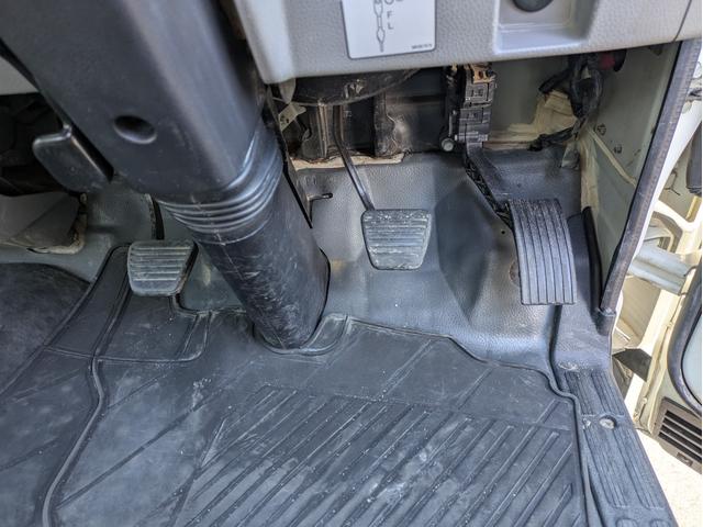 キャンター 　積載３．５ｔ　５ＭＴ　荷台内寸　長さ：５００ｃｍ　幅：２０９ｃ　高さ：３８ｃｍ　車両総重量：６，９２５ｋｇ　ＥＴＣ　セイコーラック　パワーウインドウ　パワーステアリング　助手席側電動格納ミラー（56枚目）