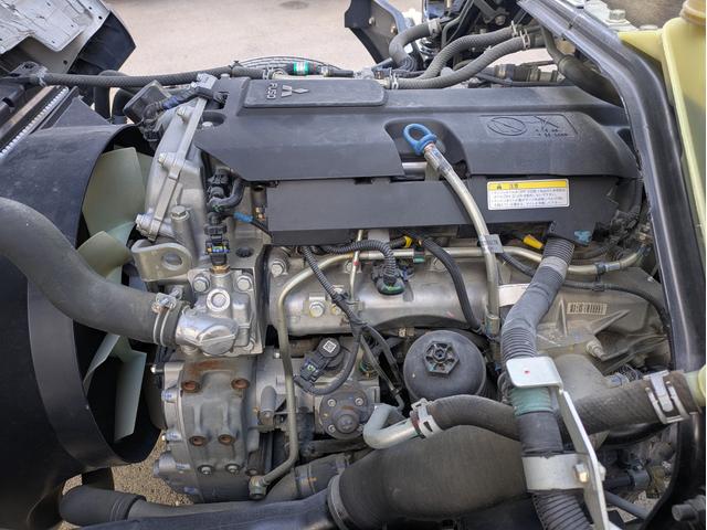 キャンター 　積載３．５ｔ　５ＭＴ　荷台内寸　長さ：５００ｃｍ　幅：２０９ｃ　高さ：３８ｃｍ　車両総重量：６，９２５ｋｇ　ＥＴＣ　セイコーラック　パワーウインドウ　パワーステアリング　助手席側電動格納ミラー（62枚目）