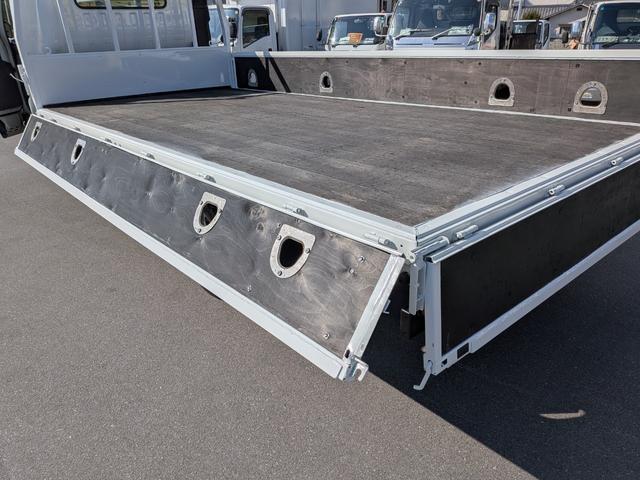 デュトロ ベースグレード　ワイドロング　積載１．９ｔ　ＡＴ　ロープトンネル４対　車両総重量：４，９８５ｋｇ　荷台内寸　長さ：４３２ｃｍ　幅：２１１ｃｍ　高さ：３８ｃｍ　セイコーラック　ＥＴＣ　　パワーステアリング（56枚目）