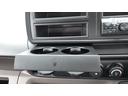 ロング全低床　積載２ｔ　極東製垂直パワーゲート　Ｖ６０１Ｃ　衝突軽減ブレーキ　車線逸脱警報装置　ＬＥＤヘッドライト＆ＬＥＤフォグ　フル液晶メーター　ステアリングスイッチ　交通標識認識機能　リアビューカメラ（42枚目）