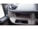 ロング全低床　積載２ｔ　極東製垂直パワーゲート　Ｖ６０１Ｃ　衝突軽減ブレーキ　車線逸脱警報装置　ＬＥＤヘッドライト＆ＬＥＤフォグ　フル液晶メーター　ステアリングスイッチ　交通標識認識機能　リアビューカメラ（46枚目）