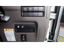 ロング全低床　積載２ｔ　極東製垂直パワーゲート　Ｖ６０１Ｃ　衝突軽減ブレーキ　車線逸脱警報装置　ＬＥＤヘッドライト＆ＬＥＤフォグ　フル液晶メーター　ステアリングスイッチ　交通標識認識機能　リアビューカメラ（47枚目）
