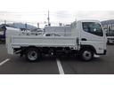 キャンター 全低床　積載２ｔ　ＡＴ車　極東製垂直パワーゲート　Ｖ６０１Ｃ　床鉄板　パイプ欄干　車両総重量　４，５８５Ｋｇ　荷台内寸　長さ：３０５ｃｍ　幅：１６０ｃｍ　高さ：３８ｃｍ　ＥＴＣ　スマートキー（5枚目）