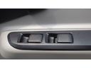 全低床　積載２ｔ　ＡＴ車　極東製垂直パワーゲート　Ｖ６０１Ｃ　床鉄板　パイプ欄干　車両総重量　４，５８５Ｋｇ　荷台内寸　長さ：３０５ｃｍ　幅：１６０ｃｍ　高さ：３８ｃｍ　ＥＴＣ　スマートキー（53枚目）