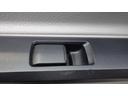 全低床　積載２ｔ　ＡＴ車　極東製垂直パワーゲート　Ｖ６０１Ｃ　床鉄板　パイプ欄干　車両総重量　４，５８５Ｋｇ　荷台内寸　長さ：３０５ｃｍ　幅：１６０ｃｍ　高さ：３８ｃｍ　ＥＴＣ　スマートキー（55枚目）