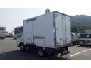 全低床　積載２ｔ　東プレ冷蔵冷凍車　－３０℃設定　スタンバイ付　２室仕様　左スライドドア　ラッシング　バックカメラ　車両総重量　４，８９５Ｋｇ　荷台内寸　長さ：３０５ｃｍ　幅：１６７ｃｍ　高さ：１７６ｃｍ（9枚目）