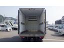 全低床　積載２ｔ　東プレ冷蔵冷凍車　－３０℃設定　スタンバイ付　２室仕様　左スライドドア　ラッシング　バックカメラ　車両総重量　４，８９５Ｋｇ　荷台内寸　長さ：３０５ｃｍ　幅：１６７ｃｍ　高さ：１７６ｃｍ（10枚目）