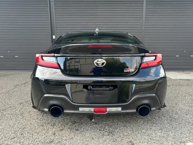 ＧＲ８６ ＲＺ　６速ＭＴ　ＨＫＳマフラー　ＨＫＳコールドエアインテーク　テイン車高調　ヨコハマ１８インチホイールＲＳ３　９インチナビ　バックカメラ　ＥＴＣ２．０　前後ドラレコ　　シートヒーター　クルーズコントロール（3枚目）