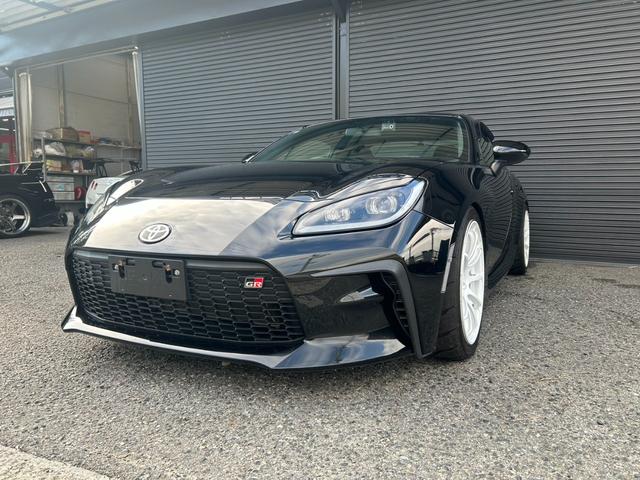 ＧＲ８６ ＲＺ　６速ＭＴ　ＨＫＳマフラー　ＨＫＳコールドエアインテーク　テイン車高調　ヨコハマ１８インチホイールＲＳ３　９インチナビ　バックカメラ　ＥＴＣ２．０　前後ドラレコ　　シートヒーター　クルーズコントロール（4枚目）