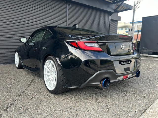 ＧＲ８６ ＲＺ　６速ＭＴ　ＨＫＳマフラー　ＨＫＳコールドエアインテーク　テイン車高調　ヨコハマ１８インチホイールＲＳ３　９インチナビ　バックカメラ　ＥＴＣ２．０　前後ドラレコ　　シートヒーター　クルーズコントロール（8枚目）