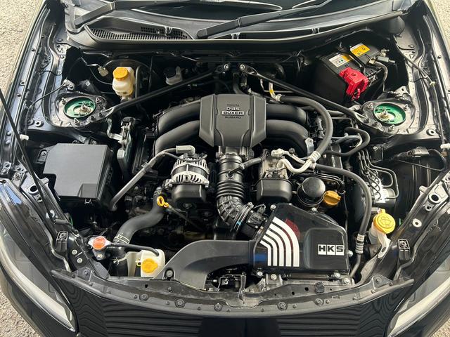 ＧＲ８６ ＲＺ　６速ＭＴ　ＨＫＳマフラー　ＨＫＳコールドエアインテーク　テイン車高調　ヨコハマ１８インチホイールＲＳ３　９インチナビ　バックカメラ　ＥＴＣ２．０　前後ドラレコ　　シートヒーター　クルーズコントロール（12枚目）