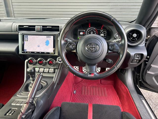 ＧＲ８６ ＲＺ　６速ＭＴ　ＨＫＳマフラー　ＨＫＳコールドエアインテーク　テイン車高調　ヨコハマ１８インチホイールＲＳ３　９インチナビ　バックカメラ　ＥＴＣ２．０　前後ドラレコ　　シートヒーター　クルーズコントロール（22枚目）