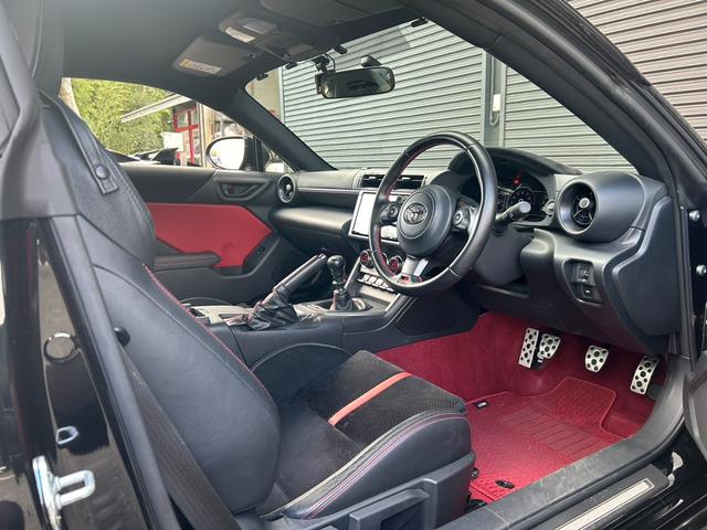 ＧＲ８６ ＲＺ　６速ＭＴ　ＨＫＳマフラー　ＨＫＳコールドエアインテーク　テイン車高調　ヨコハマ１８インチホイールＲＳ３　９インチナビ　バックカメラ　ＥＴＣ２．０　前後ドラレコ　　シートヒーター　クルーズコントロール（39枚目）