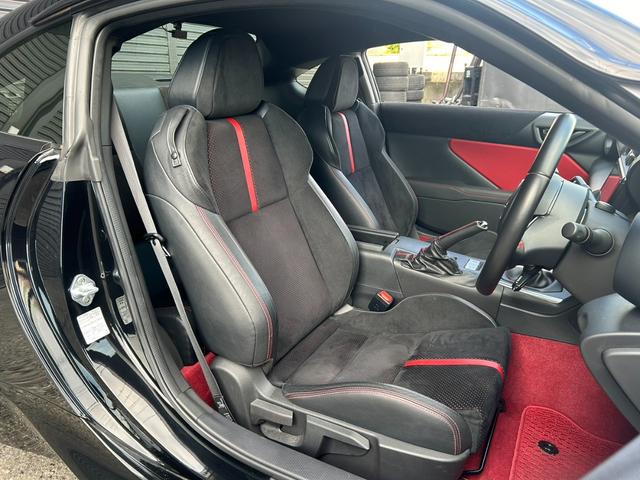 ＧＲ８６ ＲＺ　６速ＭＴ　ＨＫＳマフラー　ＨＫＳコールドエアインテーク　テイン車高調　ヨコハマ１８インチホイールＲＳ３　９インチナビ　バックカメラ　ＥＴＣ２．０　前後ドラレコ　　シートヒーター　クルーズコントロール（40枚目）