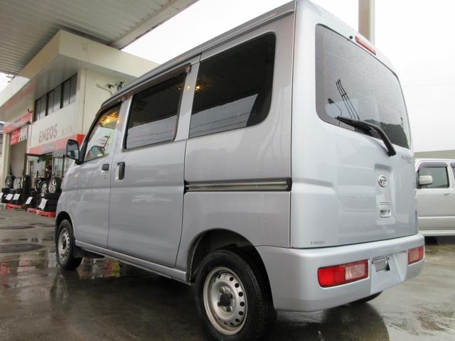 660 スペシャル 4WD 5MT シルバー(11枚目)