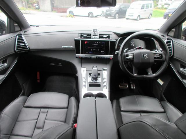 DS7クロスバック グランシック ブルーHDi グランシック ブルーHDi パノラマルーフ バックカメラ ETC 電動リアゲート レザーシート LEDヘッドランプ ワンオーナー ユーザー下取車 パノラマルーフ レザーシート バックカメラ ETC(15枚目)