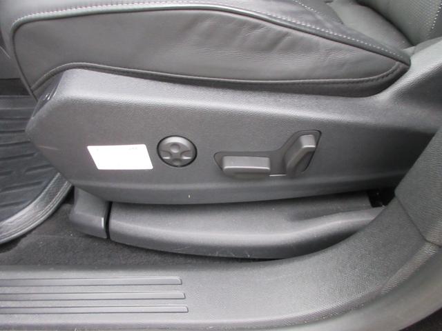 DS7クロスバック グランシック ブルーHDi グランシック ブルーHDi パノラマルーフ バックカメラ ETC 電動リアゲート レザーシート LEDヘッドランプ ワンオーナー ユーザー下取車 パノラマルーフ レザーシート バックカメラ ETC(27枚目)