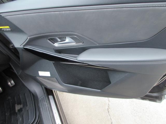 DS7クロスバック グランシック ブルーHDi グランシック ブルーHDi パノラマルーフ バックカメラ ETC 電動リアゲート レザーシート LEDヘッドランプ ワンオーナー ユーザー下取車 パノラマルーフ レザーシート バックカメラ ETC(31枚目)