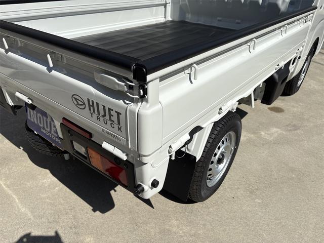 ハイゼットトラック スタンダード　届出済未使用車　４ＷＤ　５ＭＴ　荷台マット、ゲートプロテクター、鳥居プロテクター、足マット、バイザー付（8枚目）