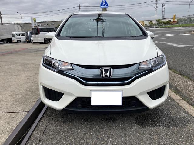 フィットハイブリッド Ｌパッケージ　スマートキー　ＥＴＣ　　純正ナビＴＶ　　ハーフレザーシート　プライバシーガラス（3枚目）