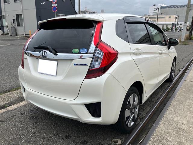 フィットハイブリッド Ｌパッケージ　スマートキー　ＥＴＣ　　純正ナビＴＶ　　ハーフレザーシート　プライバシーガラス（6枚目）