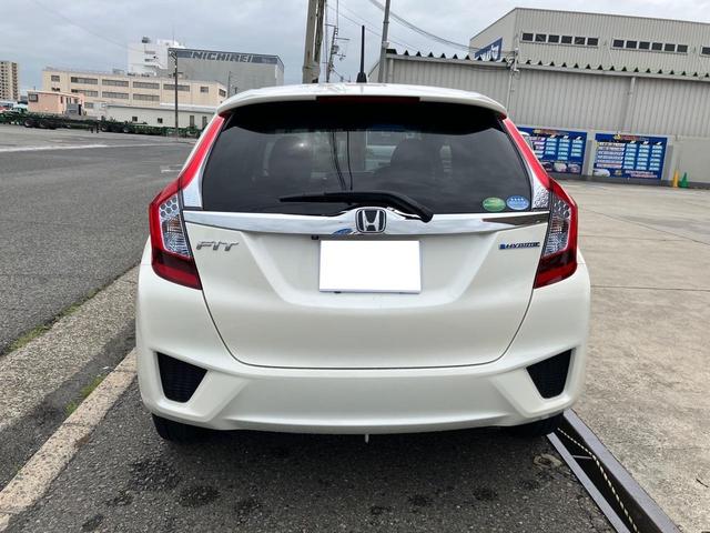 フィットハイブリッド Ｌパッケージ　スマートキー　ＥＴＣ　　純正ナビＴＶ　　ハーフレザーシート　プライバシーガラス（8枚目）