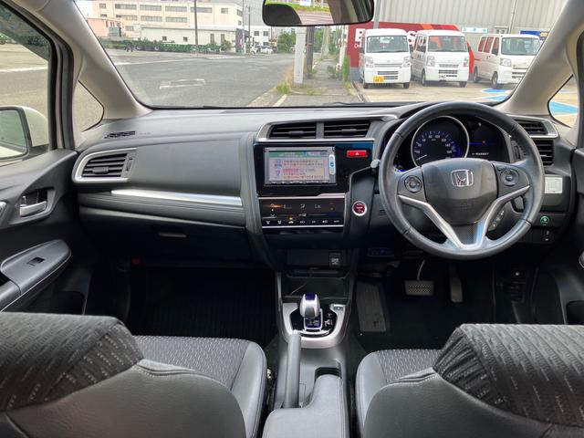 フィットハイブリッド Ｌパッケージ　スマートキー　ＥＴＣ　　純正ナビＴＶ　　ハーフレザーシート　プライバシーガラス（18枚目）