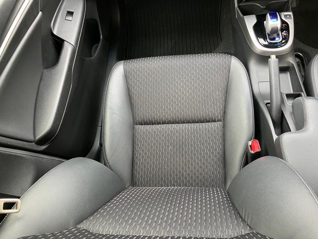 フィットハイブリッド Ｌパッケージ　スマートキー　ＥＴＣ　　純正ナビＴＶ　　ハーフレザーシート　プライバシーガラス（27枚目）