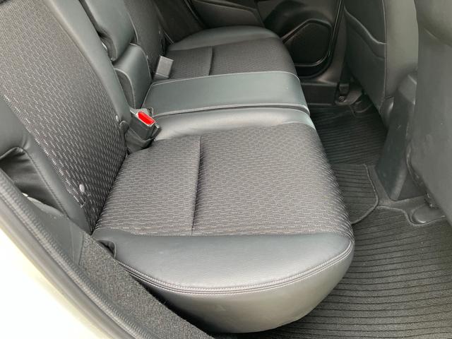 フィットハイブリッド Ｌパッケージ　スマートキー　ＥＴＣ　　純正ナビＴＶ　　ハーフレザーシート　プライバシーガラス（30枚目）