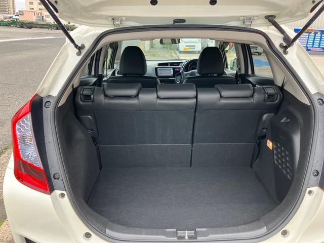 フィットハイブリッド Ｌパッケージ　スマートキー　ＥＴＣ　　純正ナビＴＶ　　ハーフレザーシート　プライバシーガラス（32枚目）