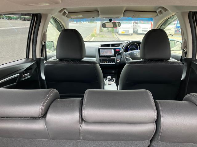 フィットハイブリッド Ｌパッケージ　スマートキー　ＥＴＣ　　純正ナビＴＶ　　ハーフレザーシート　プライバシーガラス（33枚目）