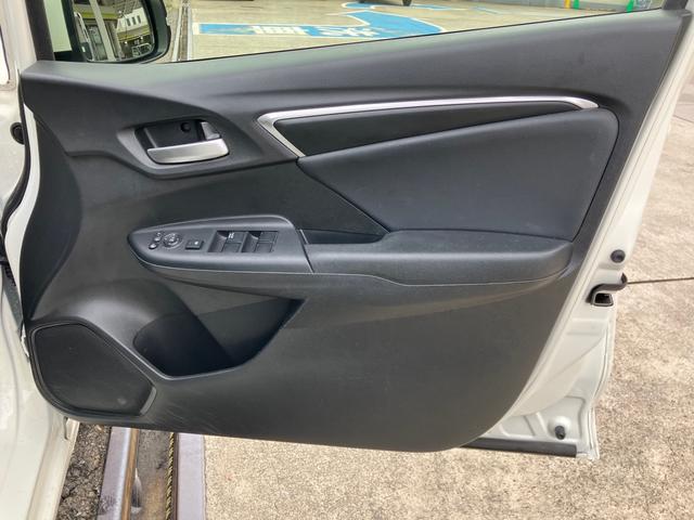 フィットハイブリッド Ｌパッケージ　スマートキー　ＥＴＣ　　純正ナビＴＶ　　ハーフレザーシート　プライバシーガラス（38枚目）