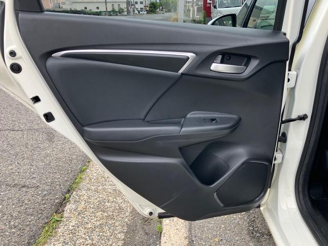 フィットハイブリッド Ｌパッケージ　スマートキー　ＥＴＣ　　純正ナビＴＶ　　ハーフレザーシート　プライバシーガラス（40枚目）