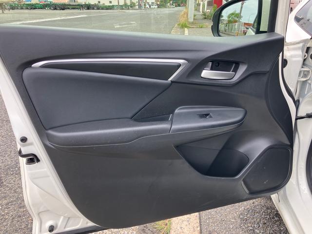 フィットハイブリッド Ｌパッケージ　スマートキー　ＥＴＣ　　純正ナビＴＶ　　ハーフレザーシート　プライバシーガラス（41枚目）