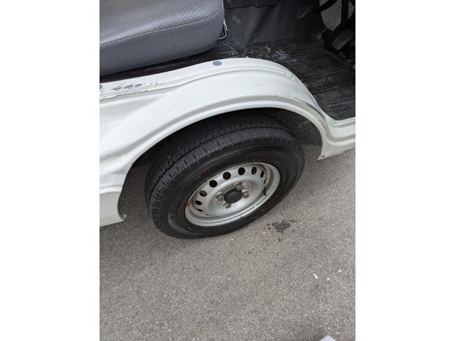 ハイゼットトラック スタンダード　４ＷＤ　５ＭＴ（8枚目）