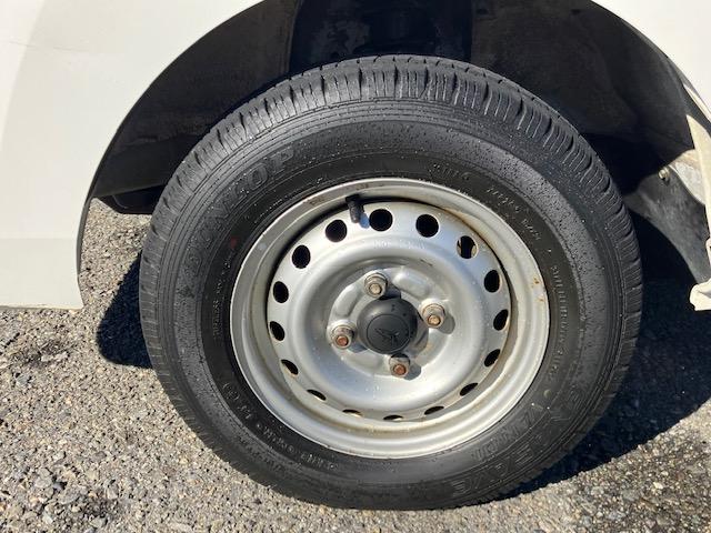 ハイゼットトラック スタンダード　５ＭＴ　エアコン　オーディオ　４ＷＤ（18枚目）