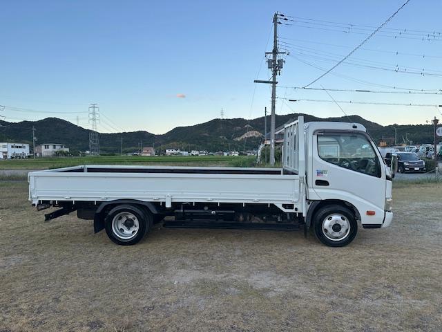 2010 Hino Dutro – thumbnail 12
