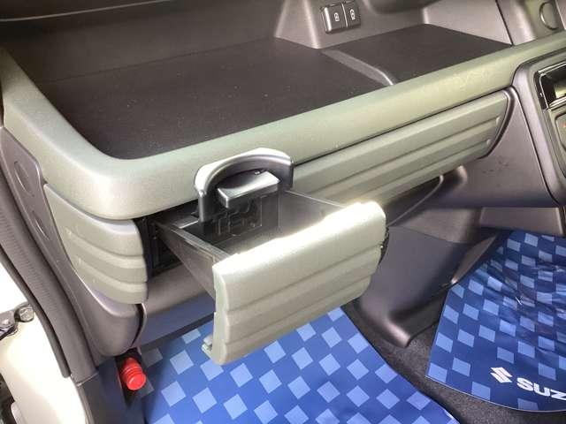 ����ȑ��̃h�����N�z���_�[�͈����o���^�C�v�ɂȂ��Ă��܂��B