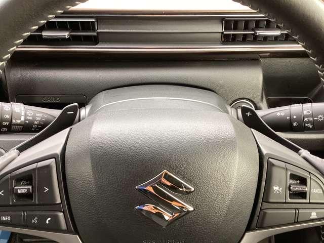 �X�e�A�����O�z�C�[���ɂ̓p�h���V�t�g���t���Ă��܂��B�}�j���A�����o�ł̃X�|�[�e�B�[�ȑ�������y���݂��������܂��B